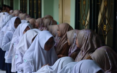 Halah bi halal guru dan karyawan dan siswa siswi
